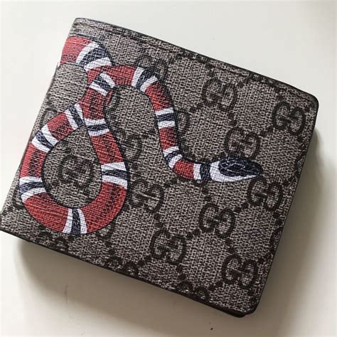 how to tell a fake gucci wallet|gucci men's wallet knockoff.